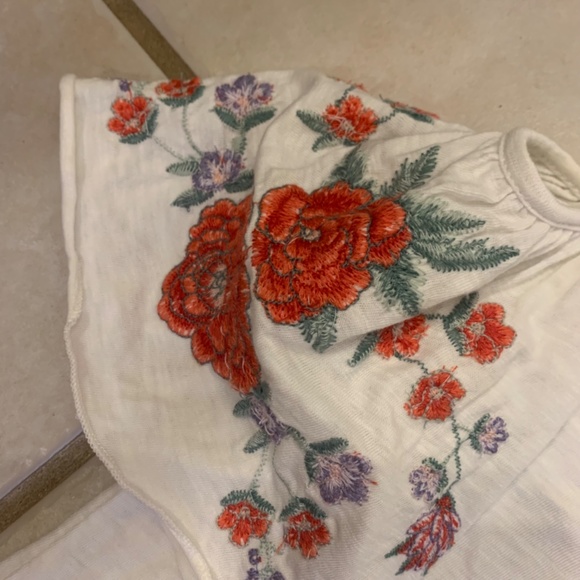 American Eagle Cold Shoulder Top - Picture 3 of 4